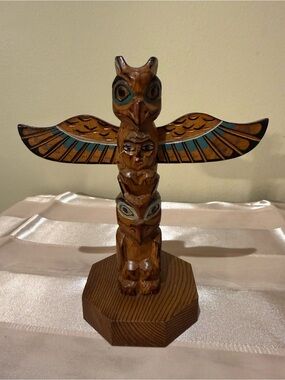 Vtg Alaska Black Diamond Totem Pole Signed Vic Yeoda Hand Carved Cedar
